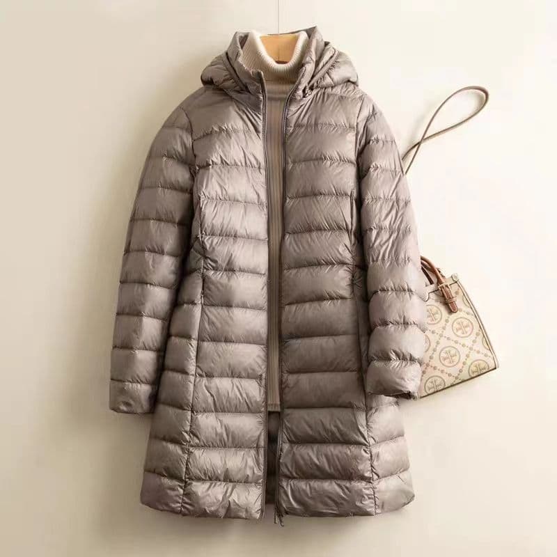 Winter Plus-Size Lightweight Down Coat for Women, Mid-Length Hooded 2023 New Style White Duck Down Loose Thick Outerwear for Middle-Aged and Elderly
