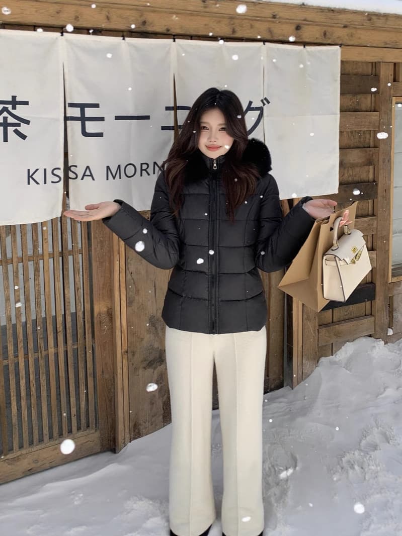 Short Cotton Coat for Women Slim Fit Waist-Cinching Quilted Jacket 2025 New Winter Big Fur Collar Stand Collar Outerwear