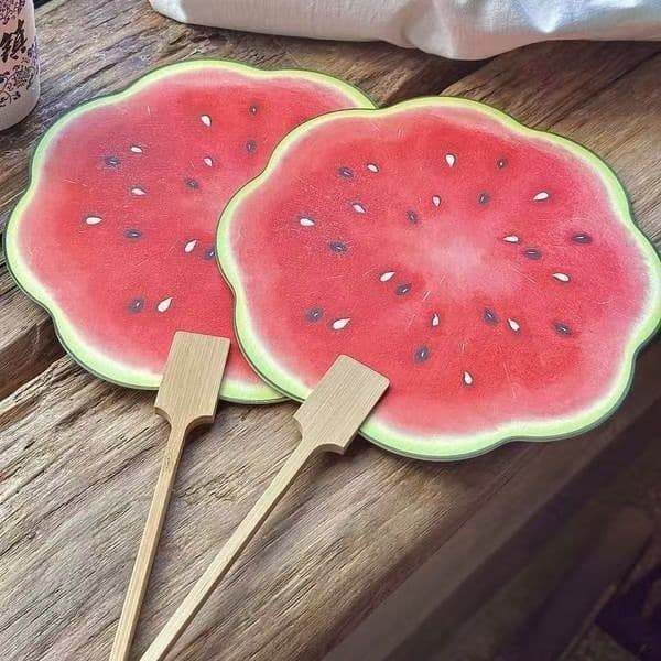 Summer cooling fan, portable, cool and fall-proof, durable hand-cranked fan, high-looking fan for home use