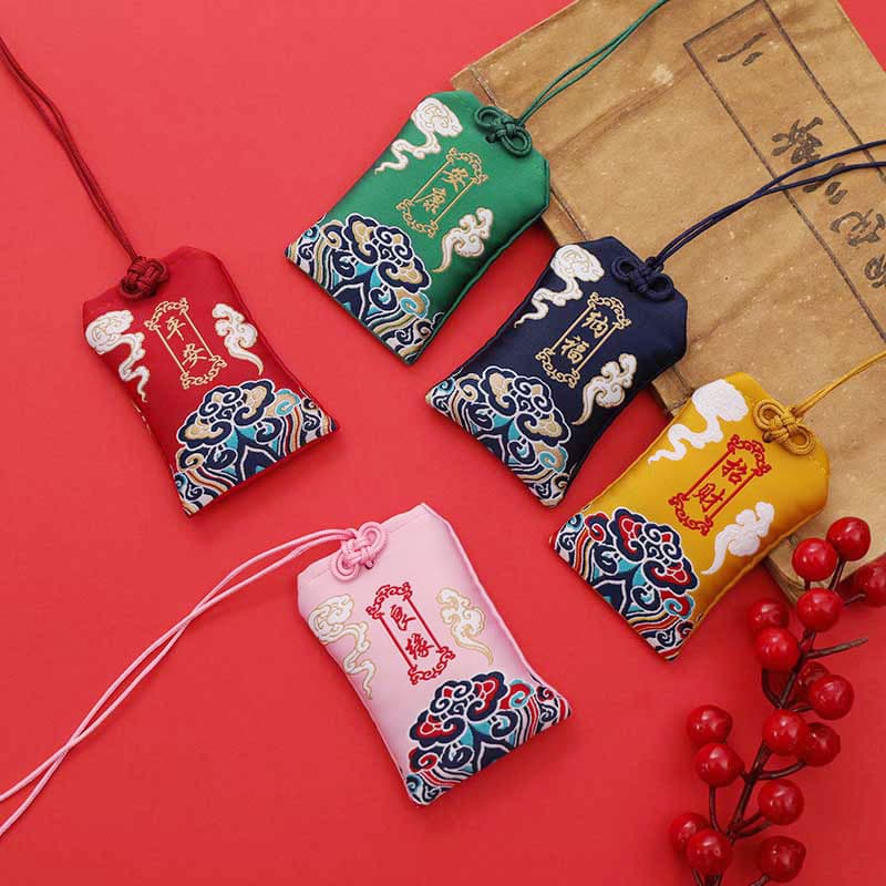 Wholesale Neck-Hanging Chinese Embroidered Blessing Pouches, Small Purses, Talisman Sachets, and Empty Amulet Bags