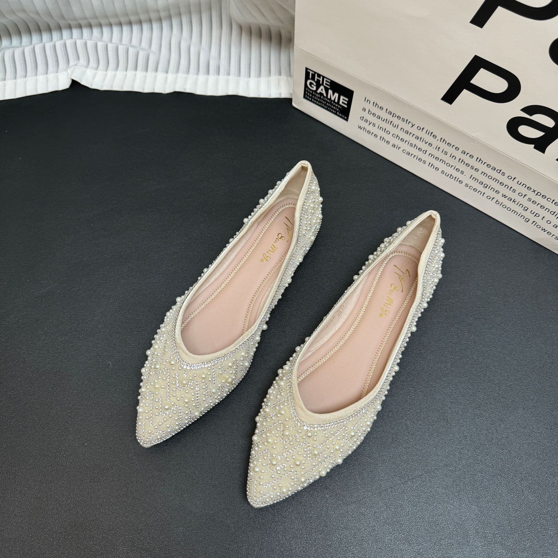 Crystal Pearl Pointed Toe Flat Wedding Shoes for Women 2026 New Soft Sole Fairy Chanel Style Shallow Mouth Women's Shoes