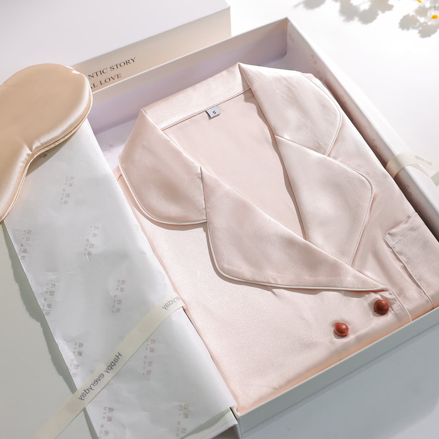 Valentine's Day, birthday gifts, high-end Mother's Day gifts for mom, boyfriend, or husband, men's or women's embroidered silk pajama sets