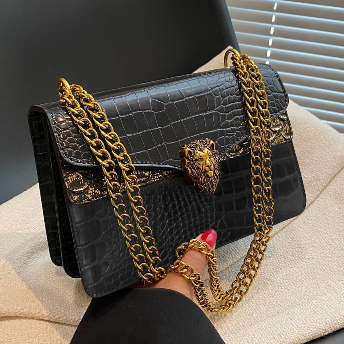 Small Square Bag for Women, Fashionable Handheld Shoulder Crossbody Bag, New Cross-Border Style Crocodile Texture Metal Chain Trendy Ladies' Bag