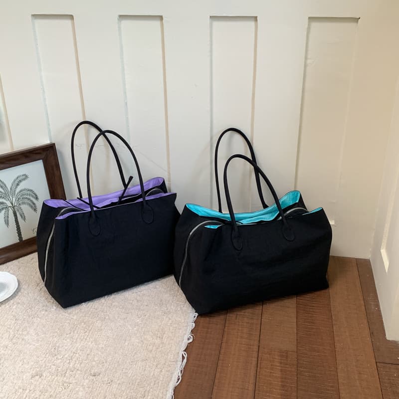 Minimalist Large Capacity Tote Bag with Multiple Compartments Nylon Waterproof Laptop Bag Gym Bag Men Women Handbag Shoulder Bag Cross-border
