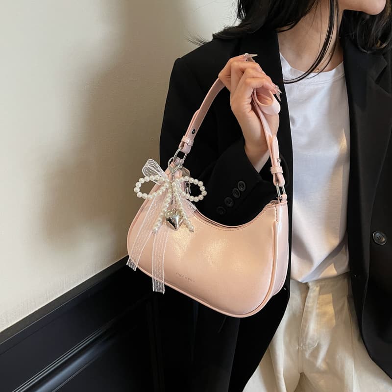 Cross-border fashion shoulder bag 2025 new versatile women's underarm bag French dopamine texture crossbody small bag