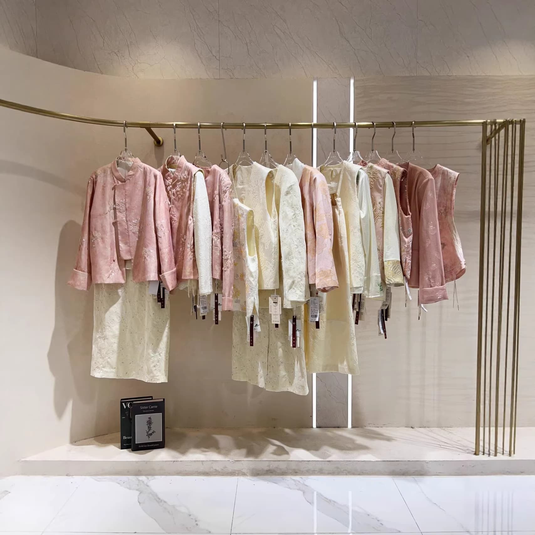 Yumo Xuan New Chinese Style Women's Clothing End-of-Line Stock from Factory, Brand Discount, Direct Source for Retail and Live Streaming