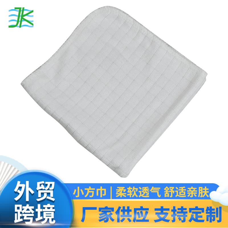 White small square towel absorbs water and does not shed lint. It can be used for washing and wiping the face. Soft small towel for hotel kitchen and kindergarten.