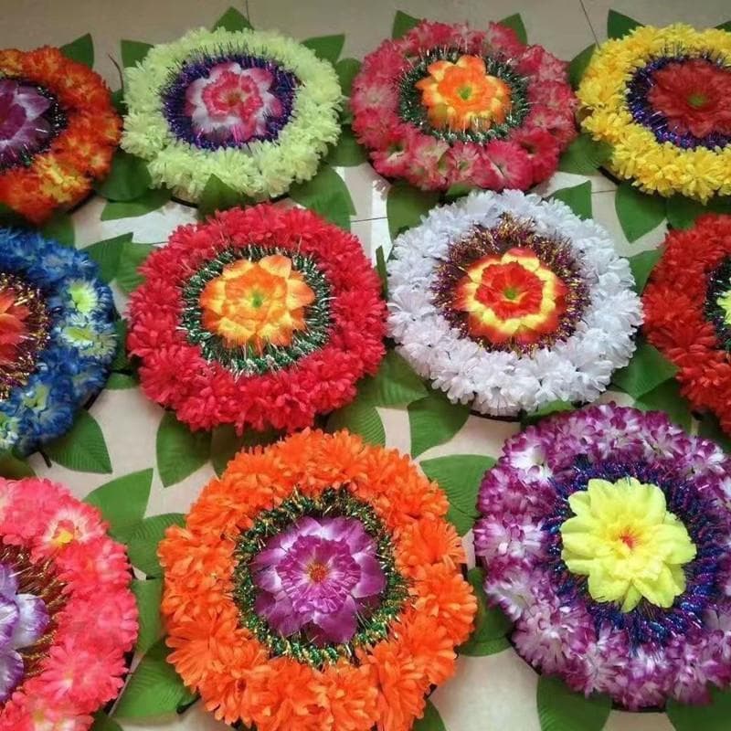 Qingming Festival sacrificial flower arrangement hand-held flowers, streamer chain flowers, bouquet silk flowers, artificial flower decorations, dedicated for grave marker placement.