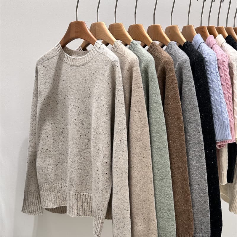 1013# Seamless Round Neck Dot Wool Yarn Sweater