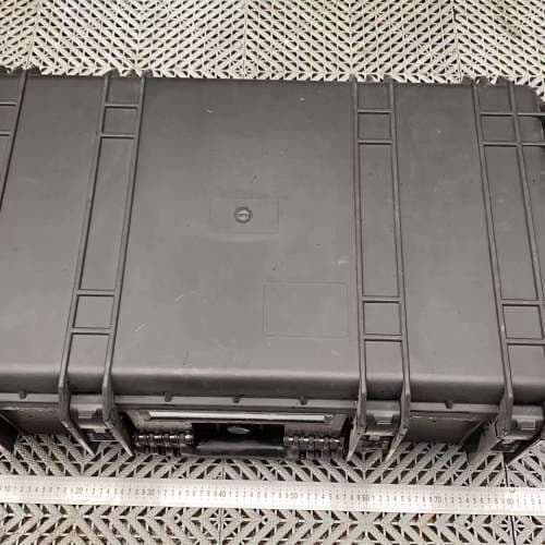 This ultra-sturdy and durable dehumidifying equipment box/case comes with wheels. Under normal use, its strength surpasses that of the Palico brand.