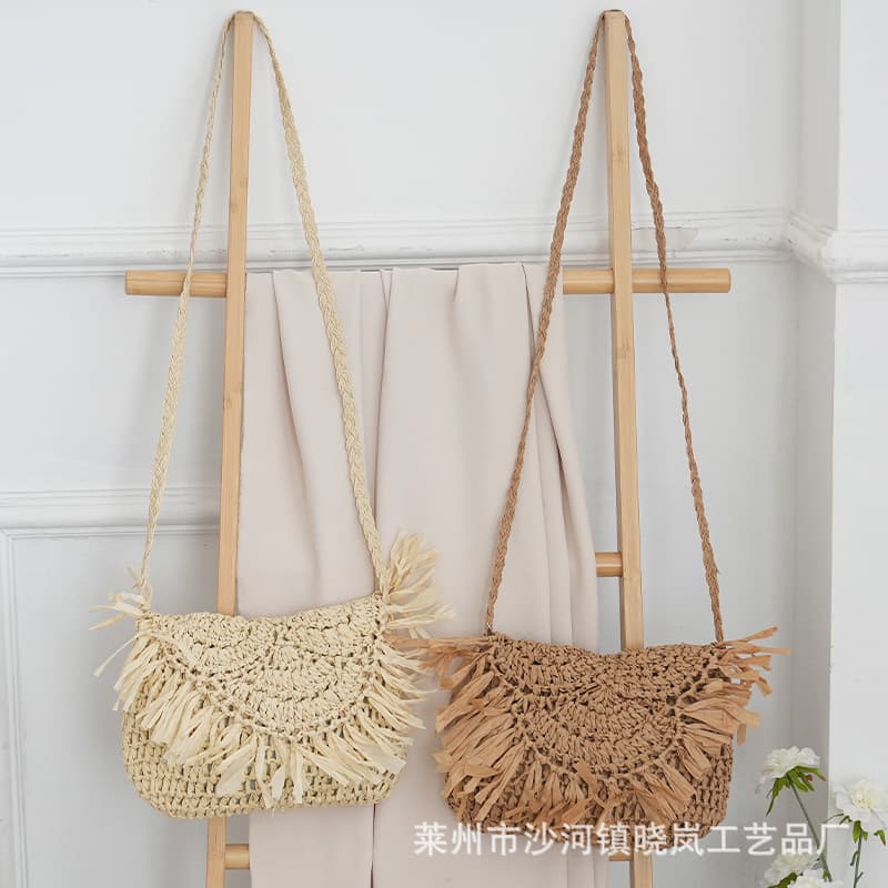 2024 New Handmade Straw Woven Bag Paper Rope Hand-Crocheted Tassel Shoulder Bag Crossbody Beach Bag for Women