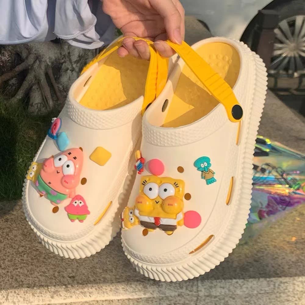 Women's Thick-Soled Cheese Hole Shoes, Summer Outdoor Wear, Online Celebrity Ins Style, Non-Slip Bathroom, Closed-Toe Sandals for Summer