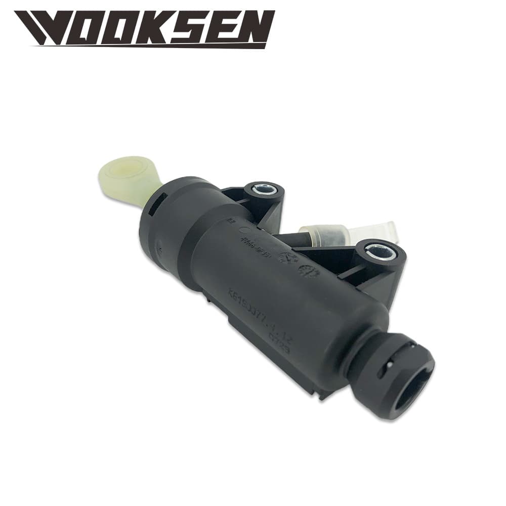 Clutch Master Cylinder 6773670 21526879477 1163899 21526752146 2152116189
