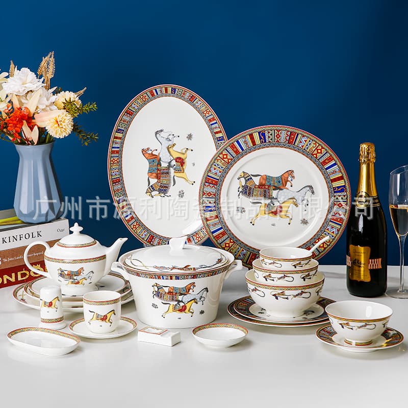 Bone China Dinnerware Set High-End Creative Minimalist Japanese-Style Porcelain Bowls Dishes Spoons Plates Gift Set for Home Dishwasher-Safe Professional Porcelain