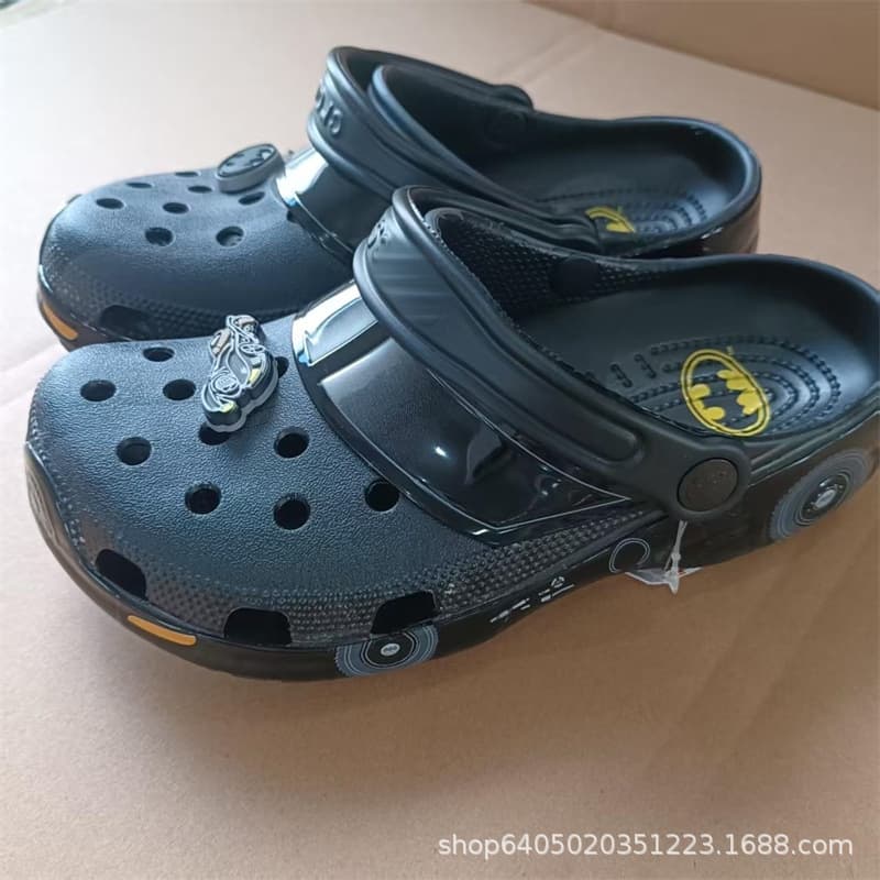 Cross Baya x Batman Crocs Outdoor Celebrity Same Style Breathable Closed-Toe EVA Sandals Beach Shoes