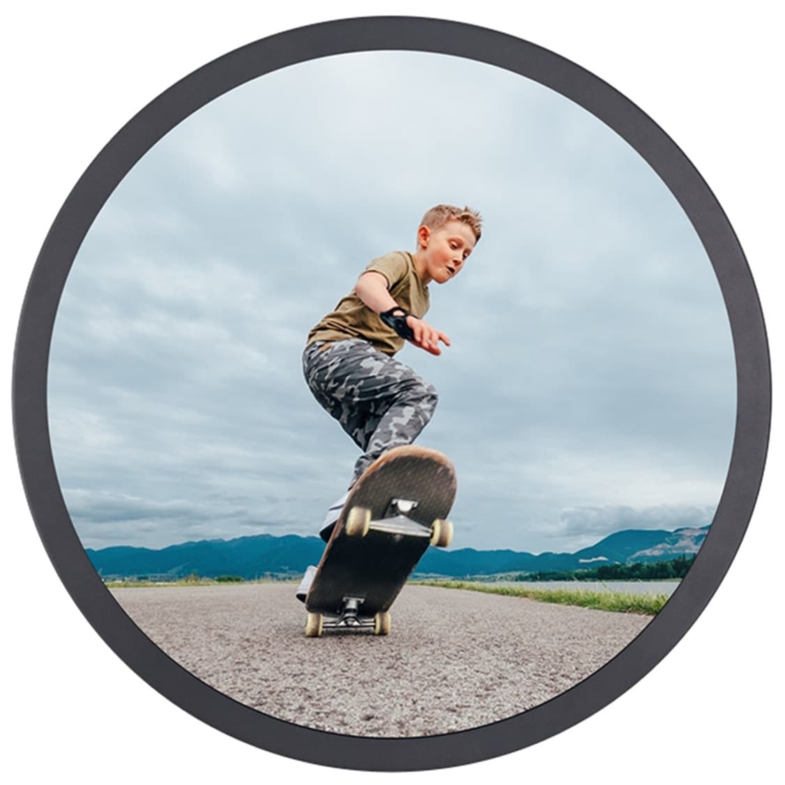 23.6-inch irregular circular LCD interactive touch capacitive screen for advertising in exhibition halls, malls, supermarkets, and restaurants