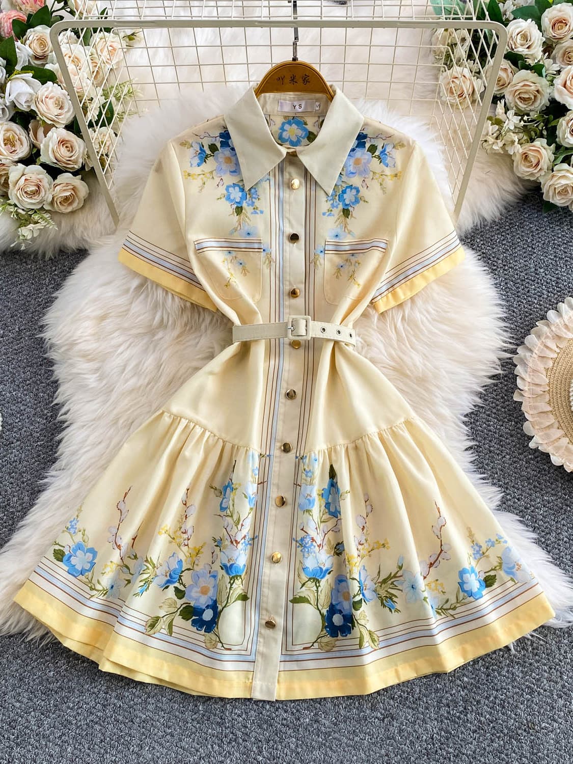 Romantic pastoral style printed lapel dress for spring, women's niche single-breasted waist slimming ruffle skirt