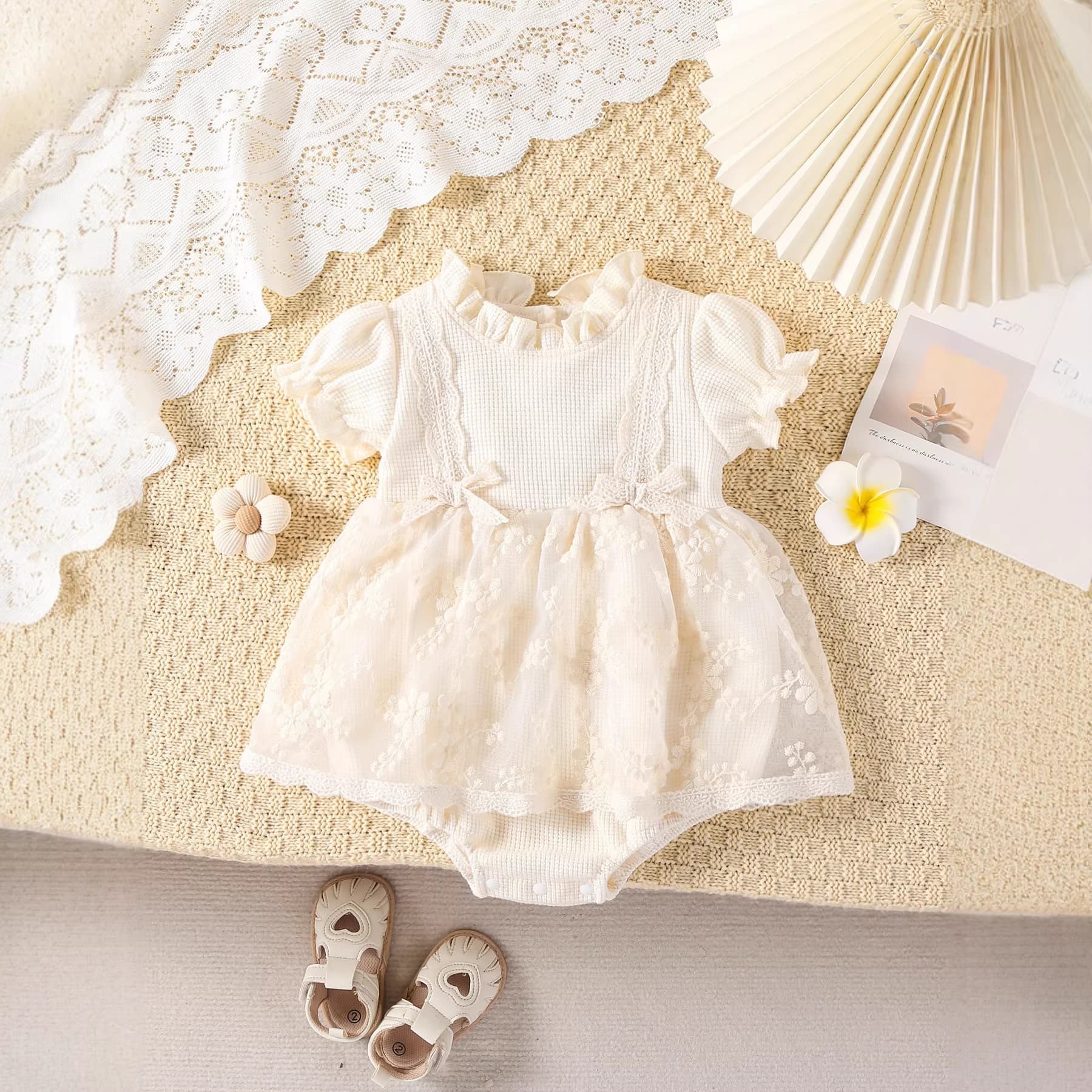 ins2025 Korean version of children's clothing spring and autumn baby lace long-sleeved new round neck style skirt harem versatile outing wear