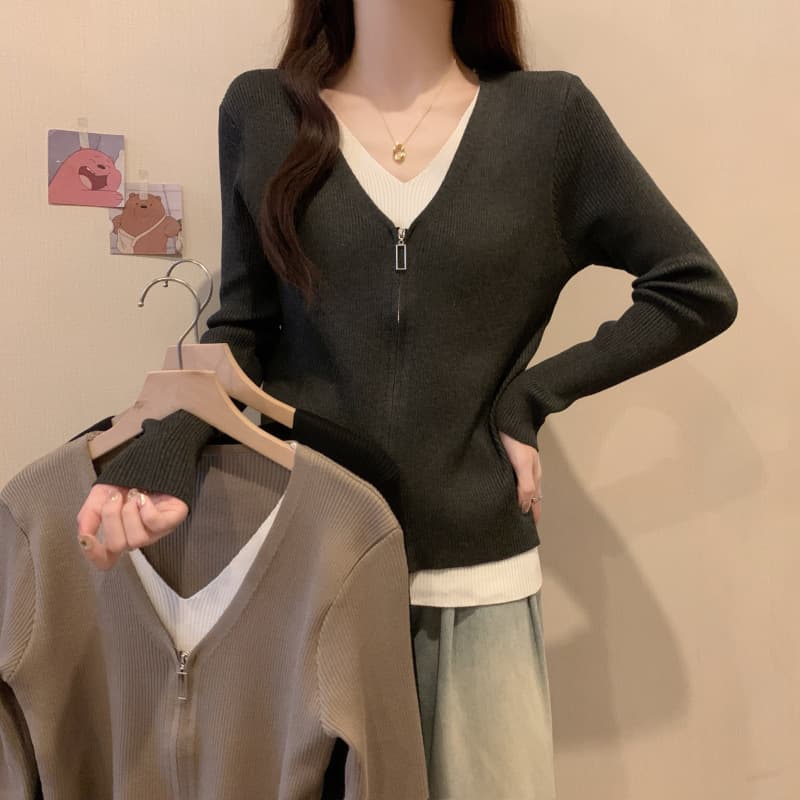 Trendy Mom Outdoor Nursing Wear, Spring/Autumn Knit Fake Two-Piece Fashion Sweater Coat, Autumn/Winter Inner Layer New Top