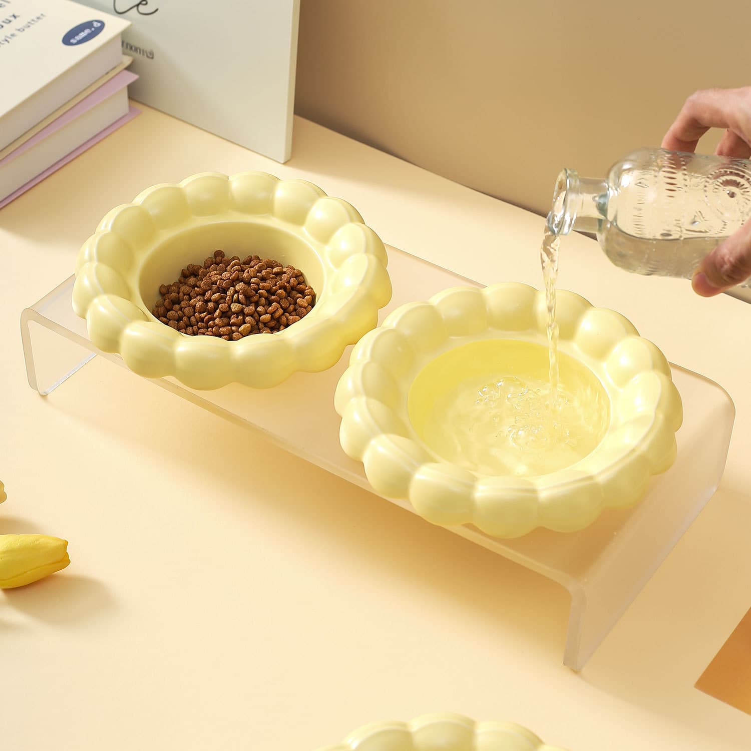 Creative Biscuit Bowl with Acrylic Stand, Elevated Cat Bowl, Pet Bowl for Cats and Dogs, Anti-Tip Food Bowl
