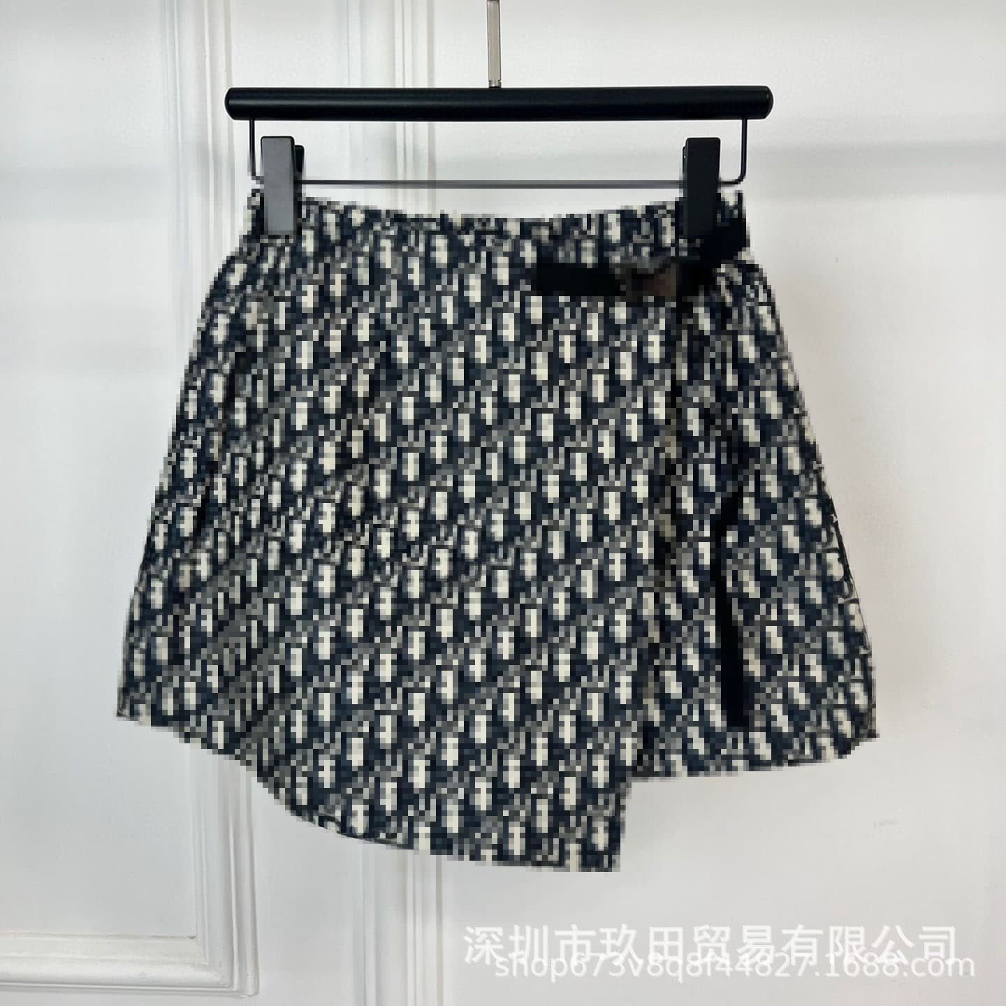 Nanyou High-End Women's Fashion Classic Premium Dress with New and Classic Logo Patterns, Elastic Waist, Retro Letter Print, High-Waist Versatile Skirt