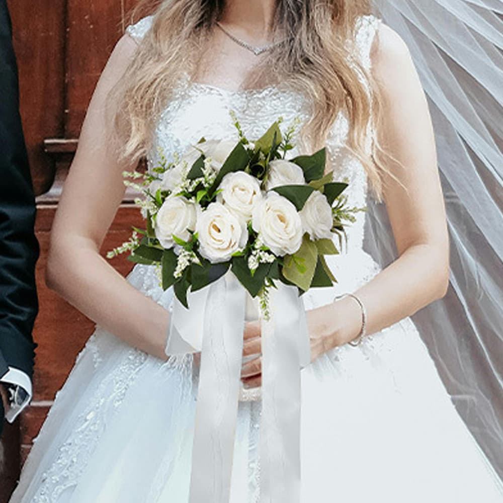 Cross-border best-selling Western-style wedding photography props, outdoor forest-themed wedding bridal bouquets, new simulated hand bouquets.