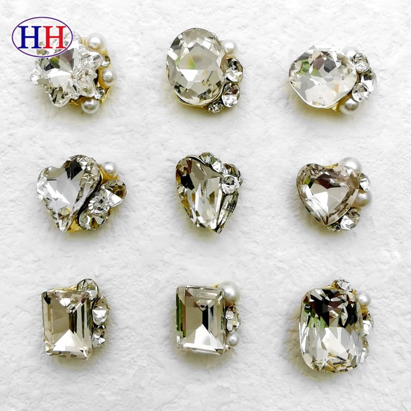 Trending Maillard Crystal Rhinestone Nail Art Charms, Irregular Heart, Chunky Square, Axe Heart, Ultra Shiny Nail Rhinestones, Wholesale