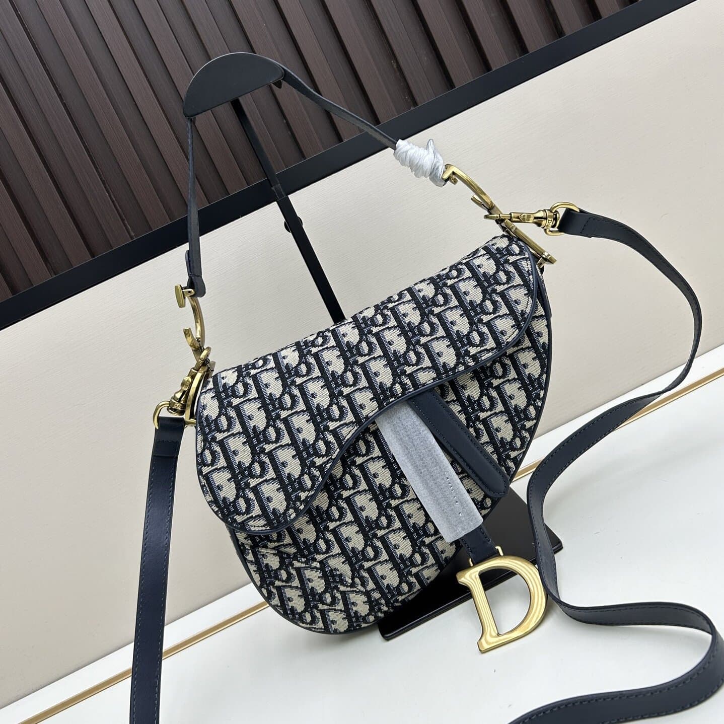 2026 New D Brand Underarm Saddle Bag Women's Trendy Embroidered Canvas Wide Strap Shoulder Crossbody Bag Cross-border