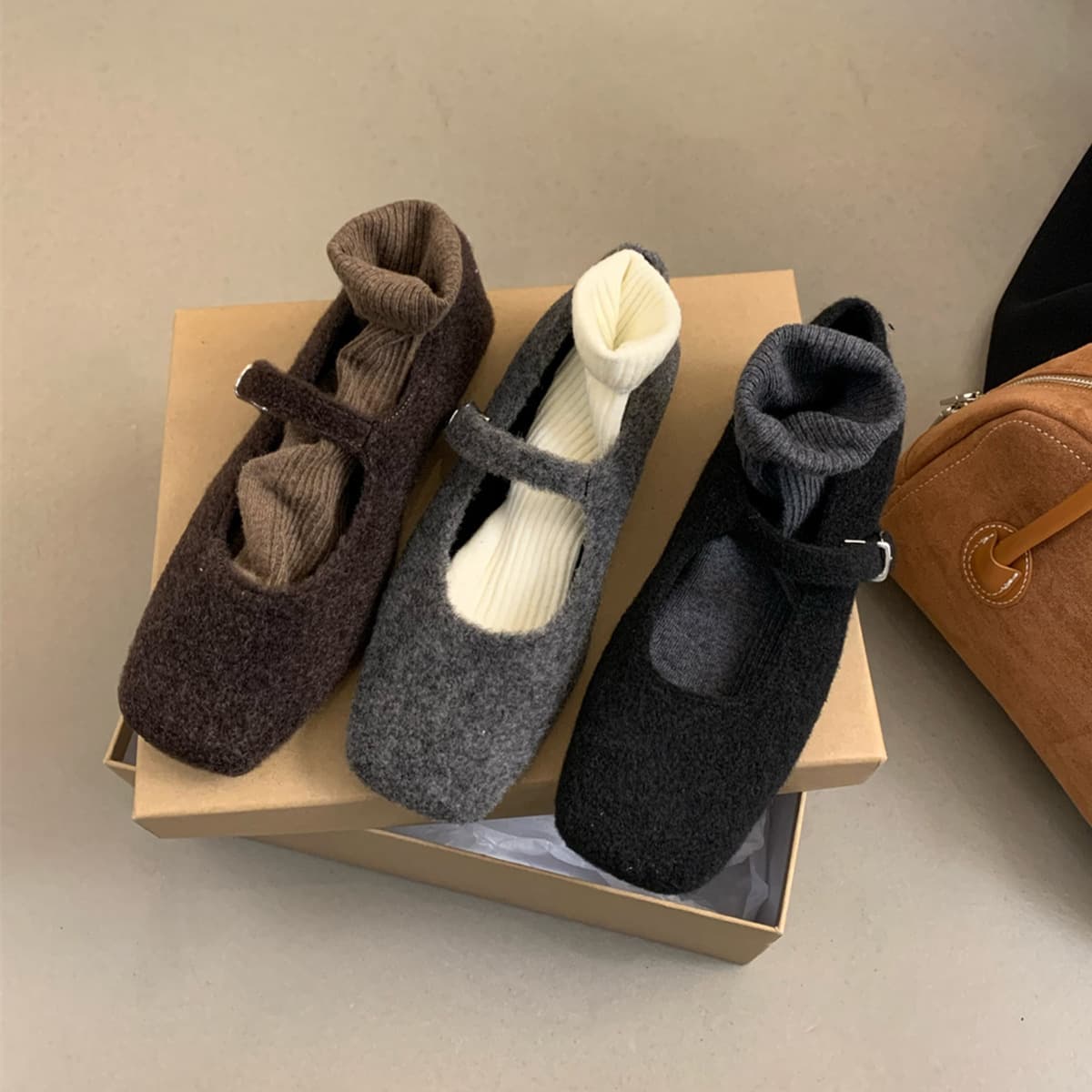 High-End Chic Furry Shoes Women Outdoor Wear 2024 New Autumn/Winter French Retro Elegant Flat Mary Jane Casual Shoes