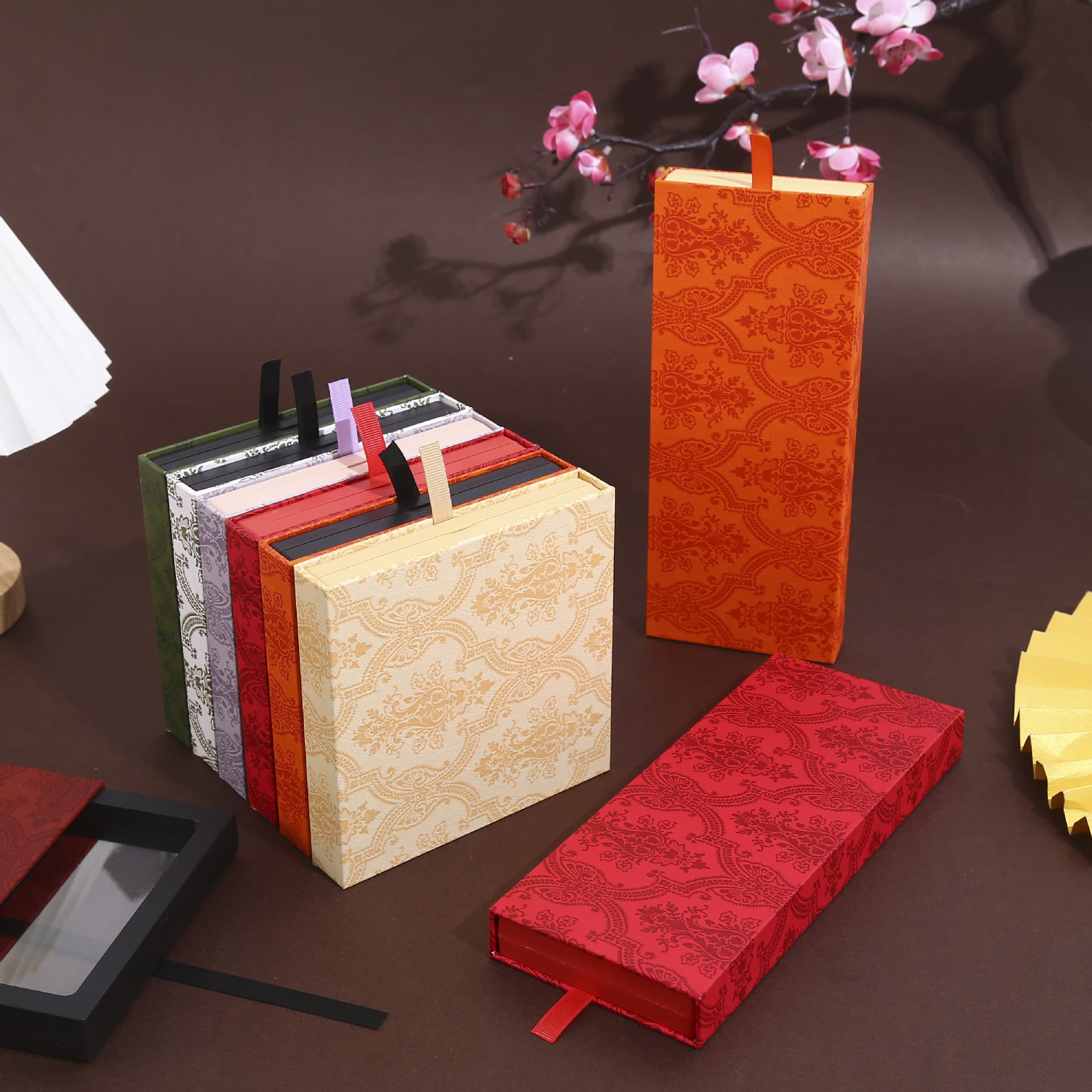 Cool Pattern New Jewelry Accessories Antioxidant Film Pe Suspension Box Wearable Nail Bracelet Packaging Box with Printed Logo
