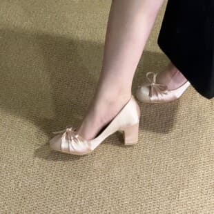 French Bow Round Toe Chunky Heel Shallow Mouth Single Shoes Women Satin Low Heel Versatile Slimming Small Fragrance Style Stunning High Heels