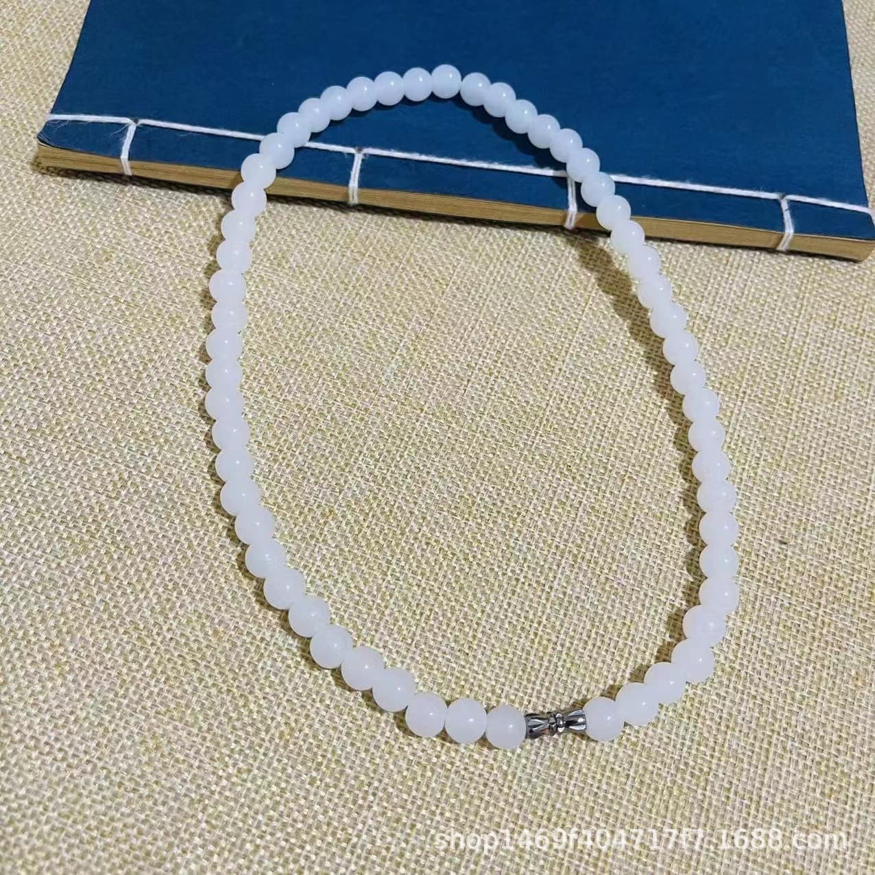 High-Quality Golden Silk Jade Round Beads 8# Imitation White Jade Necklace, Exhibition Jewelry Store E-commerce Live Streaming Welfare Necklace Jade Ware