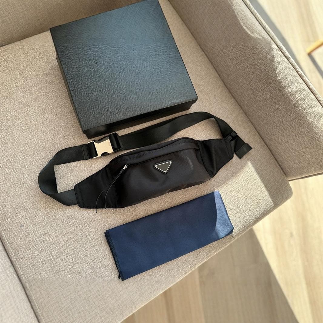 Black nylon chest bag shoulder bag crossbody bag men and women shoulder bag chest bag 2VL034