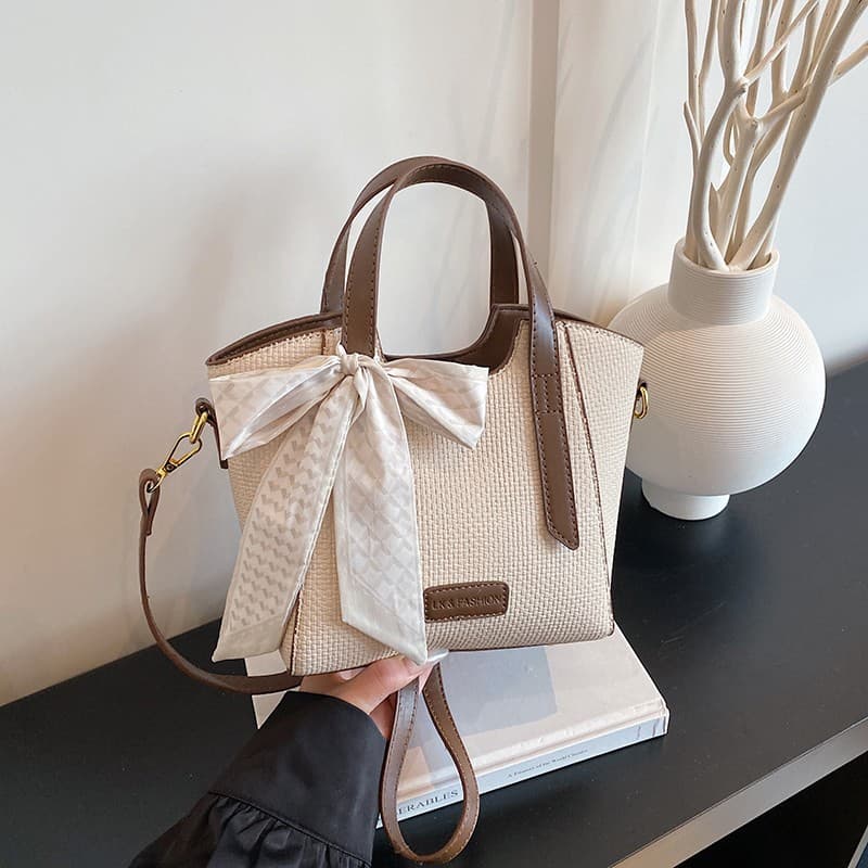 New Stylish Handheld Bucket Bag for Women, Commuter Versatile Chic Handbag, Niche High-End Shoulder Crossbody Bag