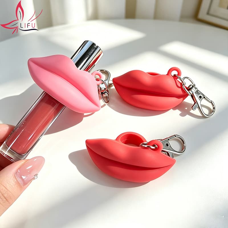 In-Stock Silicone Universal Lip Gloss Keychain Silicone Cap Portable Lipstick Cover High-End Lip Pendant Accessory