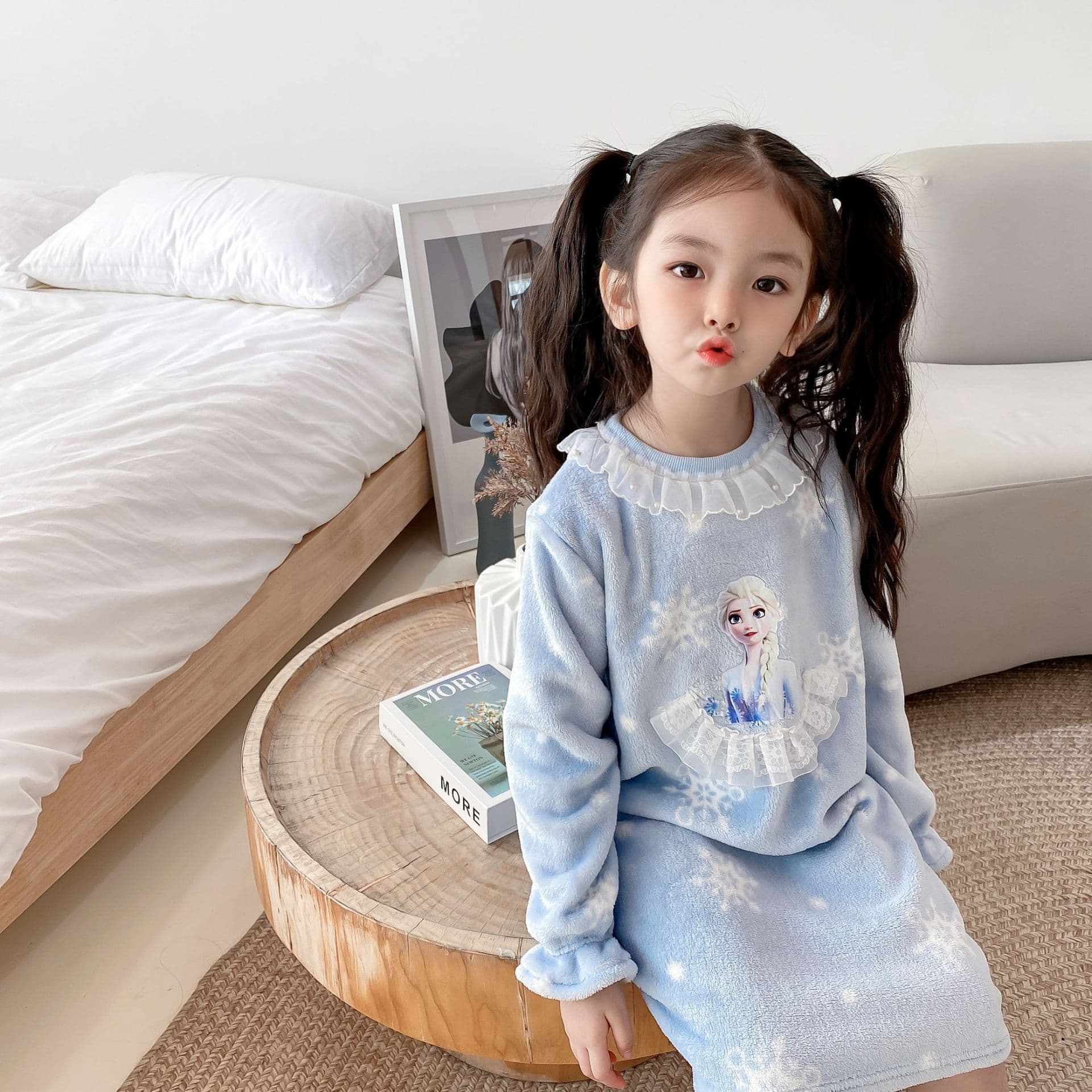 2023 Autumn/Winter Girls' Homewear Elsa Princess Nightgown, Warm and Thickened Flannel Elsa Princess Pajamas