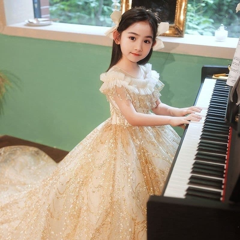 Girls evening dress, princess skirt, tail, children's host, golden piano playing, default items, others