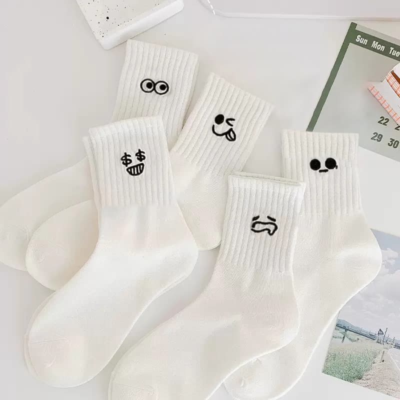 Women's Autumn/Winter Mid-Calf Socks, White Emoji Style, Solid Color Simple Versatile Breathable Moisture-Wicking Ladies Socks