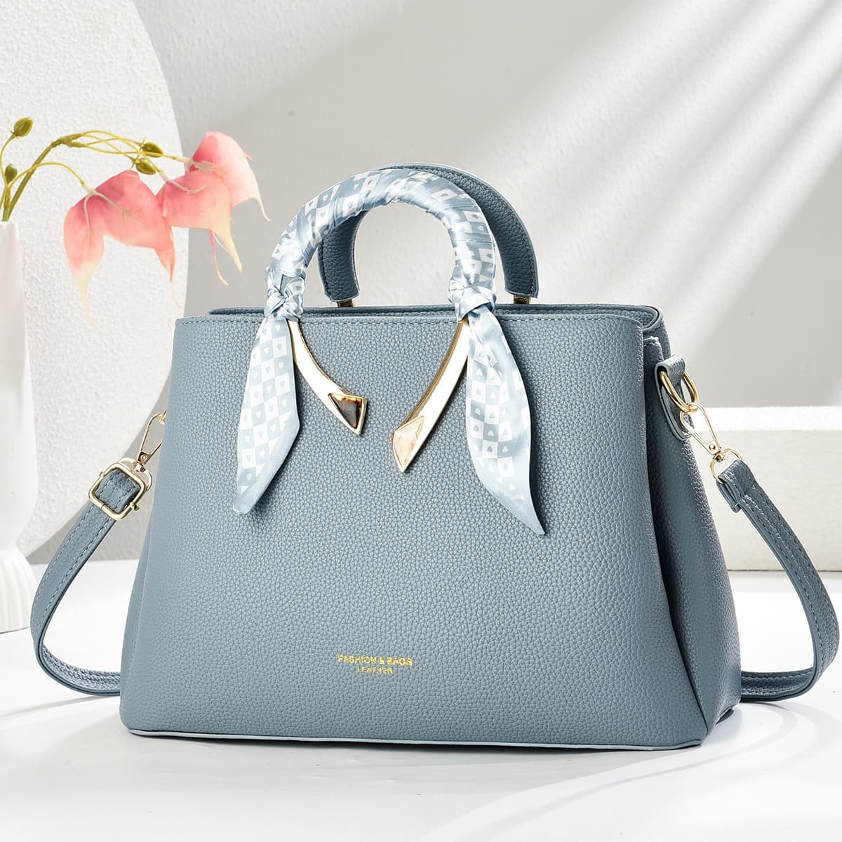 2025 Fashionable Large Capacity PU Leather Handbag for Middle-aged Women, Simple Retro Shoulder and Crossbody Bag