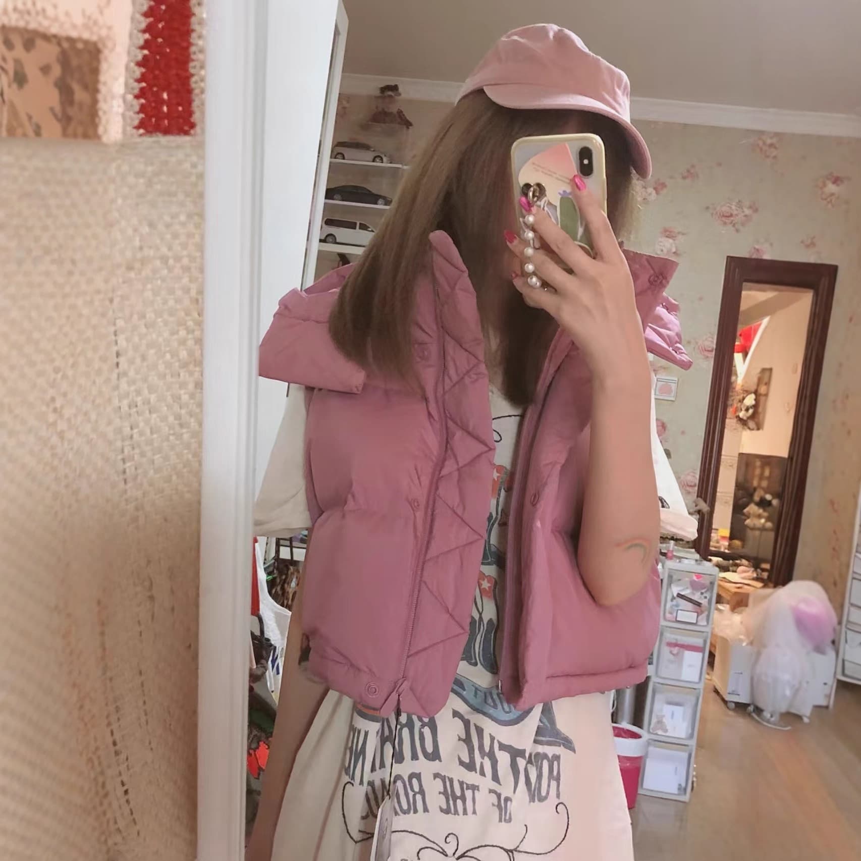 Lulu's style four-compartment puff-patterned down vest, women's short down jacket, 90% white duck down coat.