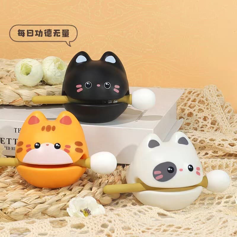 Stress-relieving wooden fish ornaments for office workstations, perfect for emotional control, stability, healing, and a cute, Zen-like feel. Wholesale.