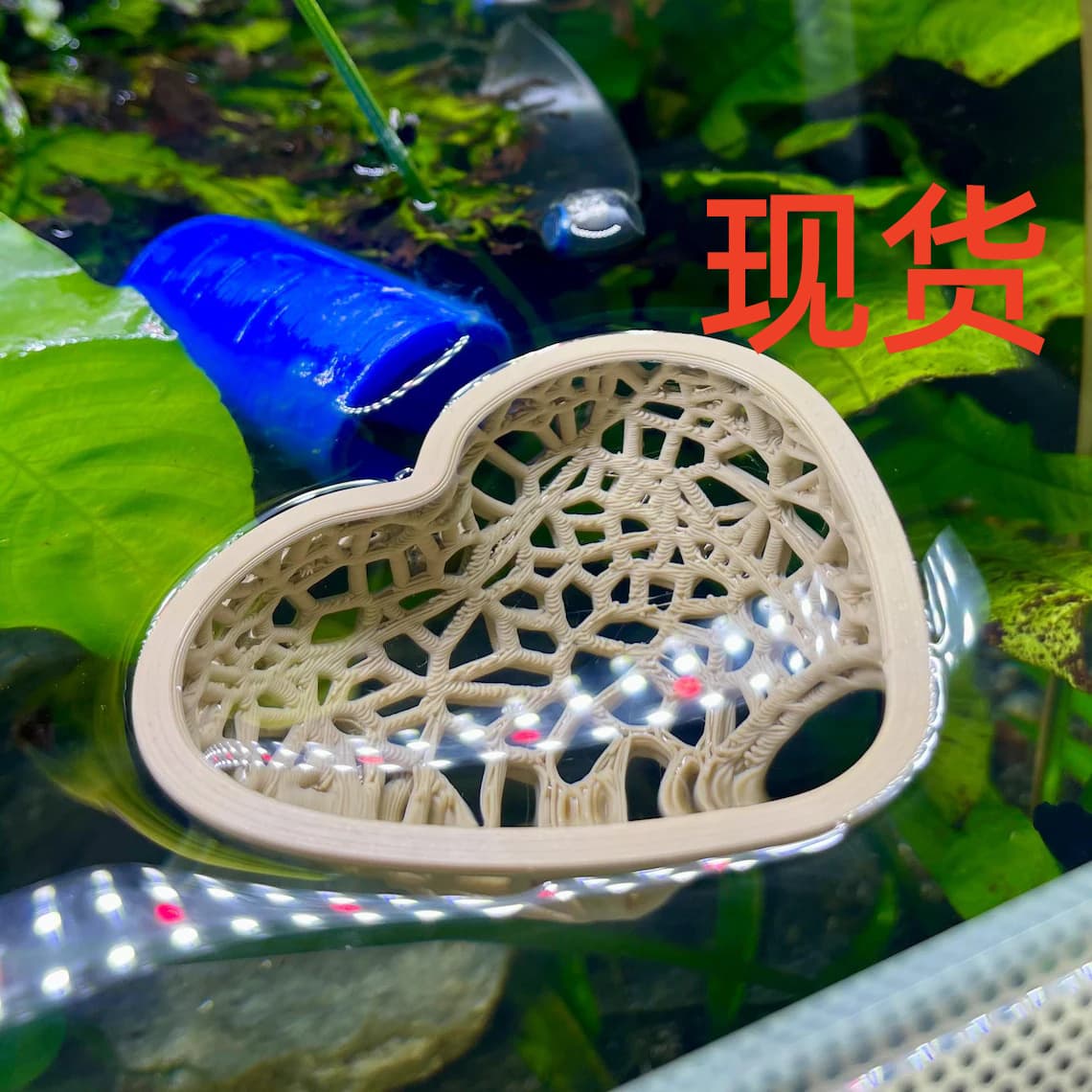 Overall Heart-Shaped Floating Fish Rest Area Aquarium Decoration Hiding Cave for Small Fish