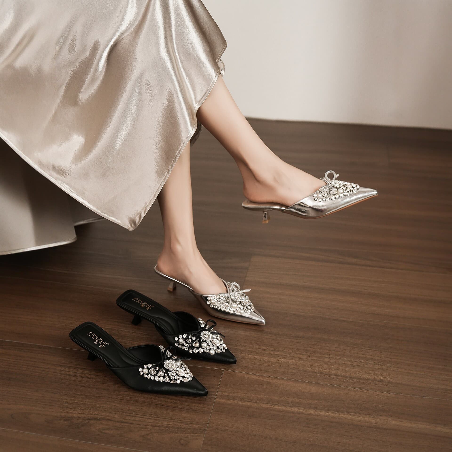 Crystal Bow Pointed Thin Heel Mule for Women, Silver and Black Two-Way Wear, Banquet Bride Outdoor Kitten Heel Sandals