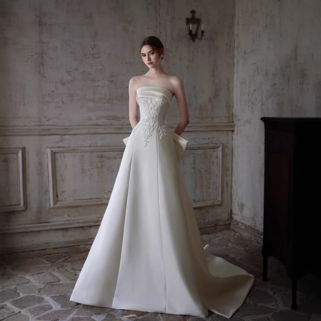 Wedding Dress Strapless Satin Main Wedding Gown Bride 2025 New Heavy Craft Court Style Light Luxury