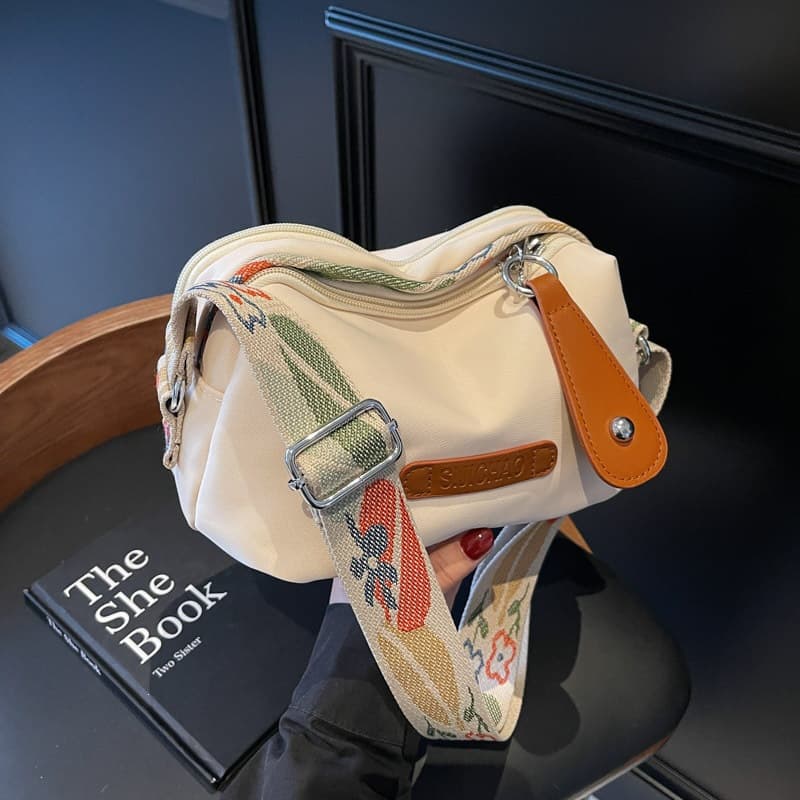 Women's Shoulder Bag Casual Crossbody Bag New Fashion Simple Small Square Bag Lightweight Versatile