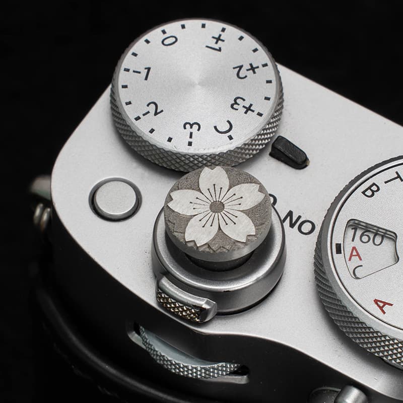 Compatible with XM5 shutter button, Fujifilm XT30 II, XT5, X100VI hot shoe cover, Nikon, and Leica accessories.