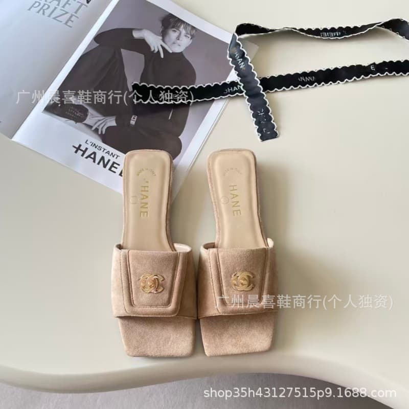 Korean Style Square-Toe Square-Buckle 2026 Summer New Flat Slide Sandals for Women, Versatile Fashion Casual Beach Slippers