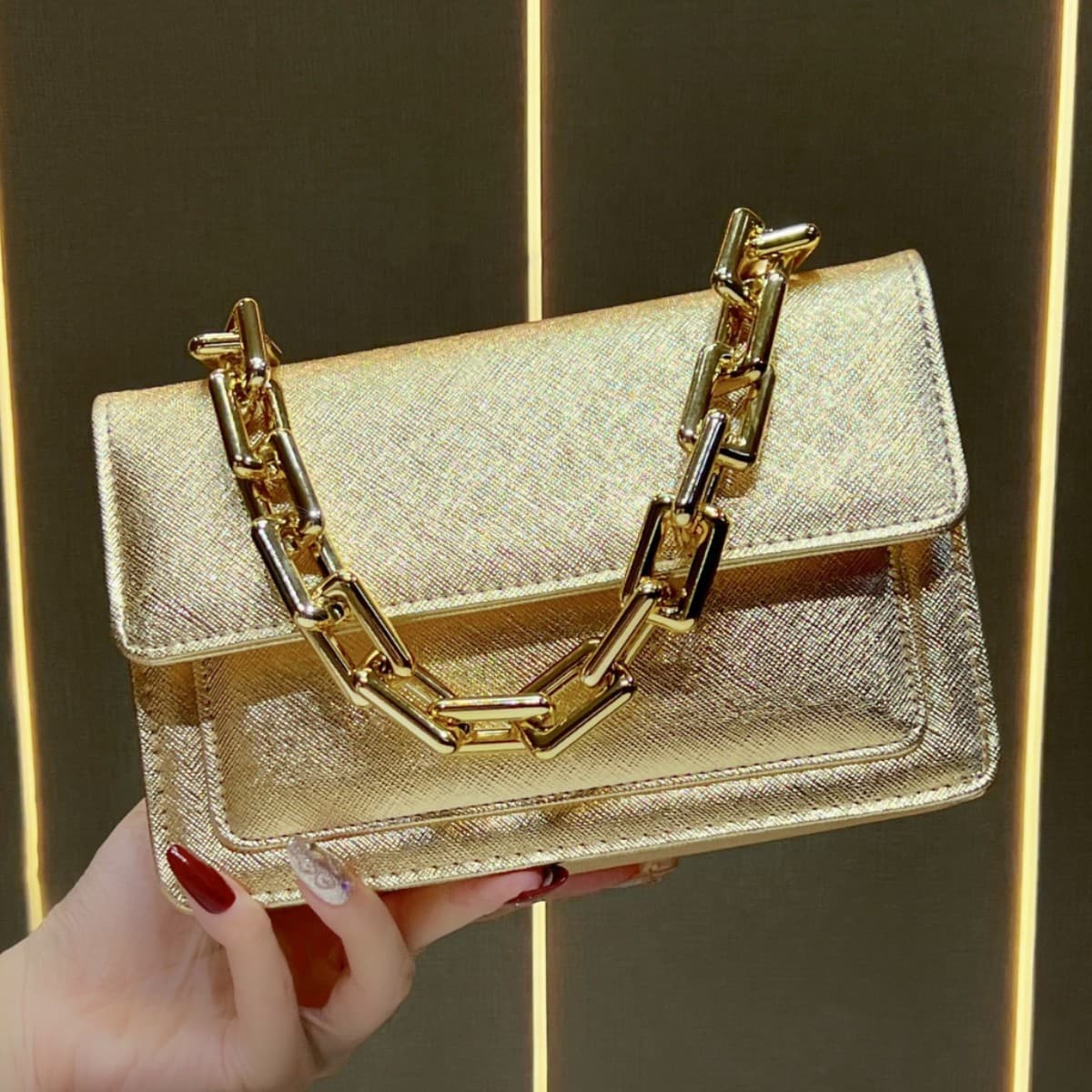 Cross-border new luxury women's handbags, high-end dinner bags, light luxury handbags, niche chain crossbody women's bags