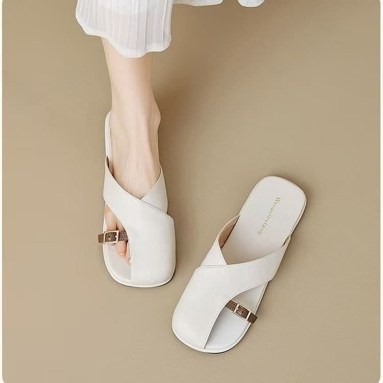 French Soft-Sole Closed-Toe Women's Half Slippers Spring Summer 2025 New Office Lazy Leather Flat Sandals Women's Shoes