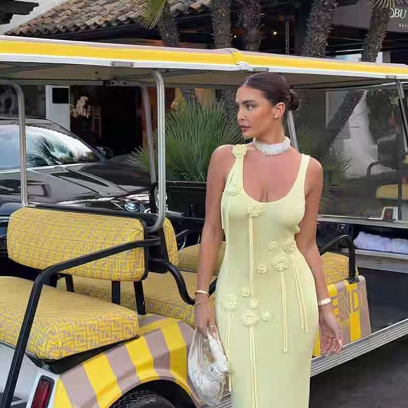 Cross-border new style vacation dress, three-dimensional flower, sexy slim fit, U-neck, breathable, fashionable suspender, back slit beach skirt